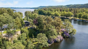 Exclusive Home In Blooming Garden And Jetty
